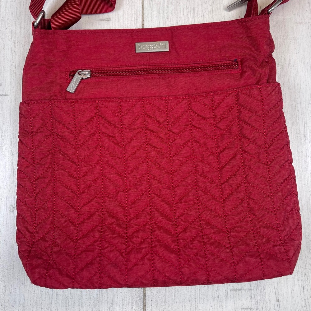 Baggallini Crossbody Bag Red OS Excellent Quilted Nylon Travel Messenger